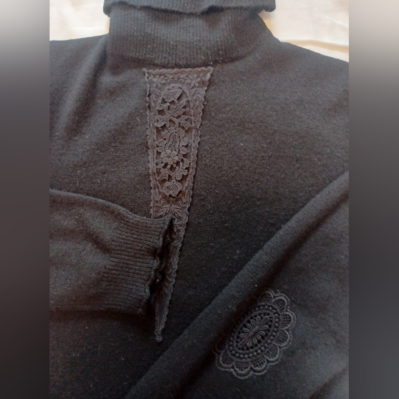 Comme des garçons wool turtleneck sweater S black lace inlets heart embroidery - Picture 4 of 8
